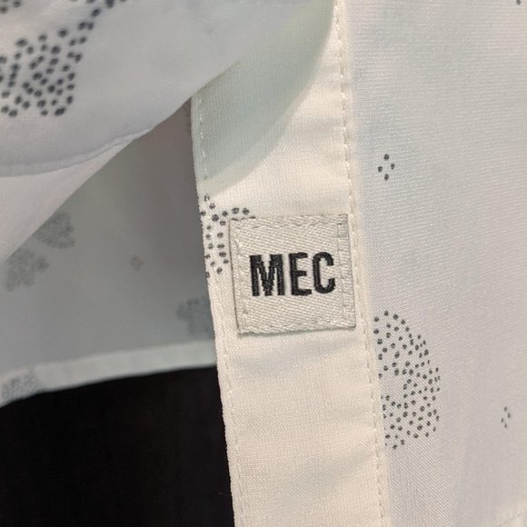 Summer Blouse from MEC (Mountain Equipment Co-op) - Picture 3 of 7